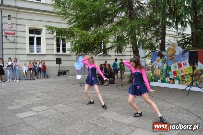 Zdjęcie w galerii na portalu naszraciborz.pl: Piknik rodzinny w SP 4  wiadomości z regionu