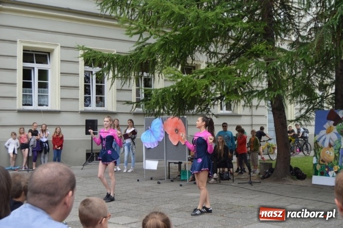 Zdjęcie w galerii na portalu naszraciborz.pl: Piknik rodzinny w SP 4  wiadomości z regionu