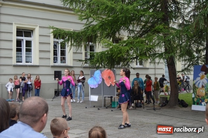 Zdjęcie w galerii na portalu naszraciborz.pl: Piknik rodzinny w SP 4  wiadomości z regionu