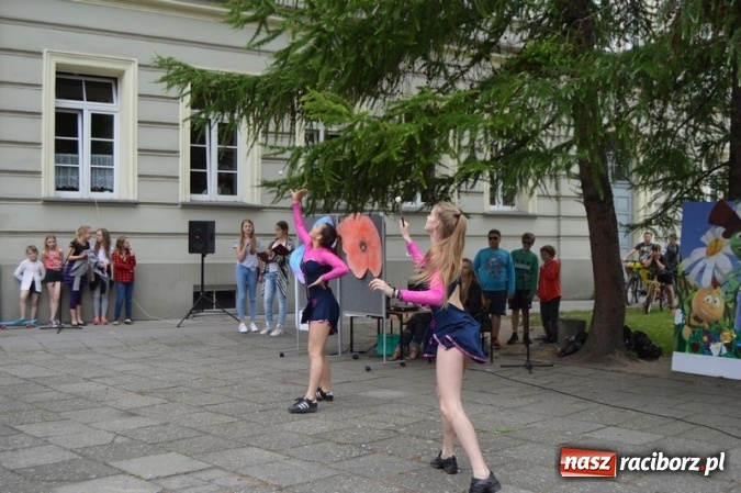 Zdjęcie w galerii na portalu naszraciborz.pl: Piknik rodzinny w SP 4  wiadomości z regionu