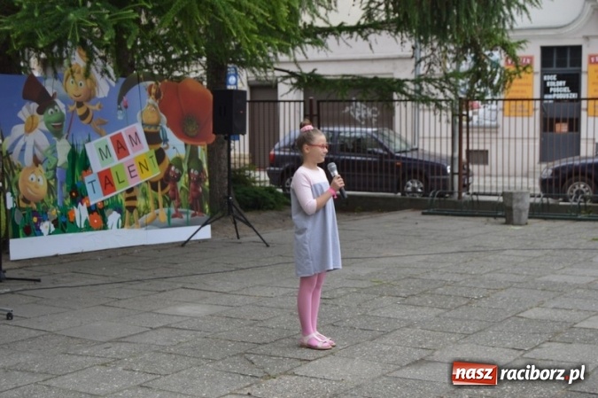 Zdjęcie w galerii na portalu naszraciborz.pl: Piknik rodzinny w SP 4  wiadomości z regionu