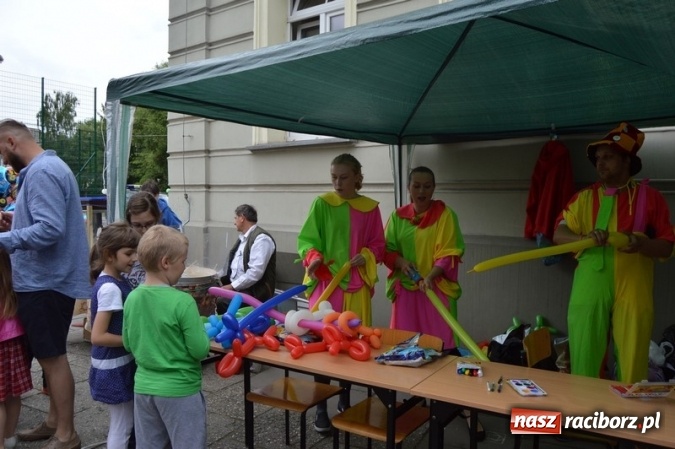 Zdjęcie w galerii na portalu naszraciborz.pl: Piknik rodzinny w SP 4  wiadomości z regionu