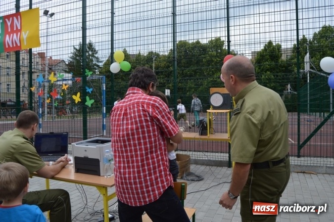 Zdjęcie w galerii na portalu naszraciborz.pl: Piknik rodzinny w SP 4  wiadomości z regionu
