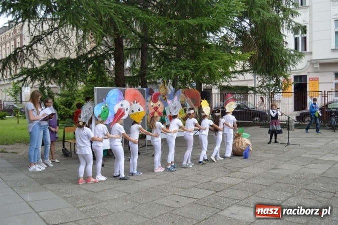 Zdjęcie w galerii na portalu naszraciborz.pl: Piknik rodzinny w SP 4  wiadomości z regionu