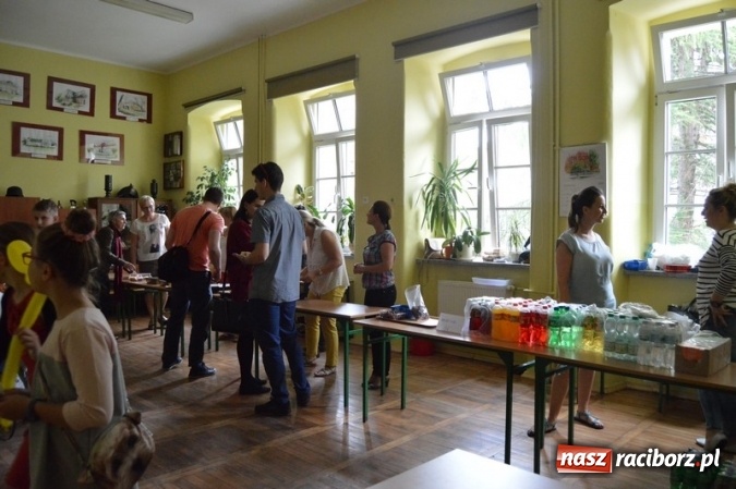 Zdjęcie w galerii na portalu naszraciborz.pl: Piknik rodzinny w SP 4  wiadomości z regionu