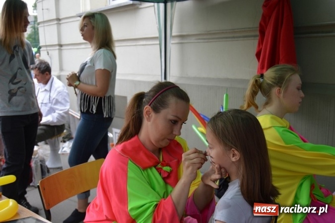 Zdjęcie w galerii na portalu naszraciborz.pl: Piknik rodzinny w SP 4  wiadomości z regionu