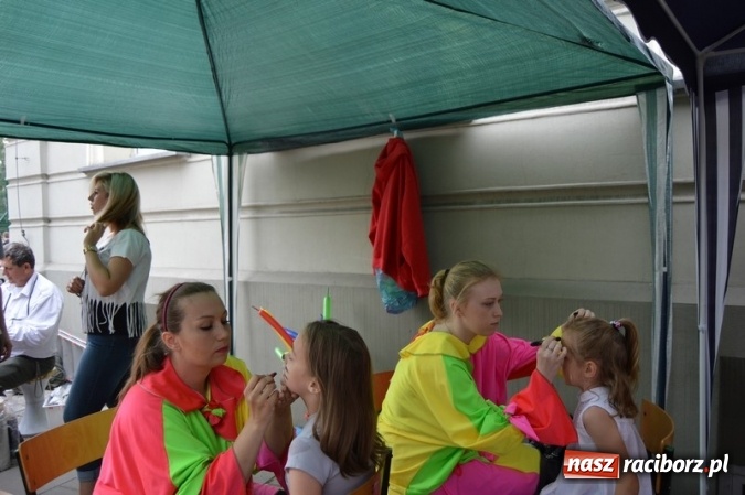 Zdjęcie w galerii na portalu naszraciborz.pl: Piknik rodzinny w SP 4  wiadomości z regionu