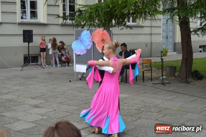 Zdjęcie w galerii na portalu naszraciborz.pl: Piknik rodzinny w SP 4  wiadomości z regionu