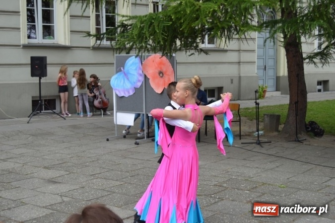Zdjęcie w galerii na portalu naszraciborz.pl: Piknik rodzinny w SP 4  wiadomości z regionu