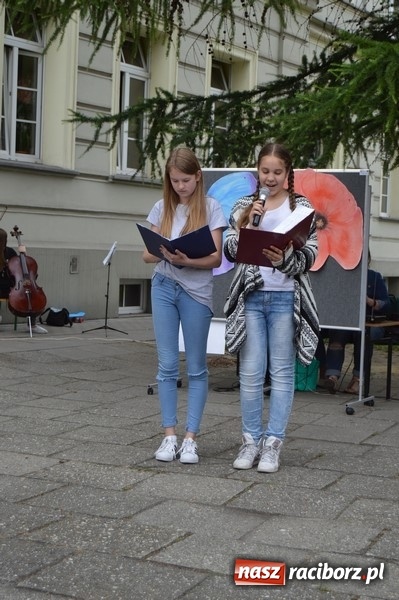 Zdjęcie w galerii na portalu naszraciborz.pl: Piknik rodzinny w SP 4  wiadomości z regionu