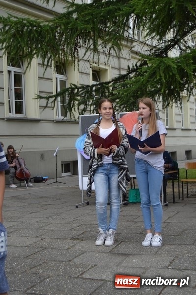 Zdjęcie w galerii na portalu naszraciborz.pl: Piknik rodzinny w SP 4  wiadomości z regionu