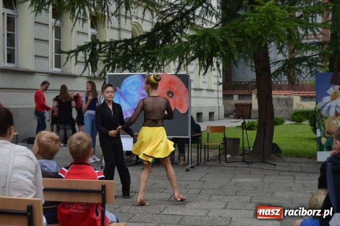 Zdjęcie w galerii na portalu naszraciborz.pl: Piknik rodzinny w SP 4  wiadomości z regionu