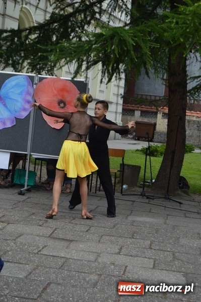 Zdjęcie w galerii na portalu naszraciborz.pl: Piknik rodzinny w SP 4  wiadomości z regionu