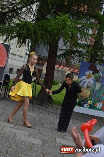 Zdjęcie w galerii na portalu naszraciborz.pl: Piknik rodzinny w SP 4  wiadomości z regionu