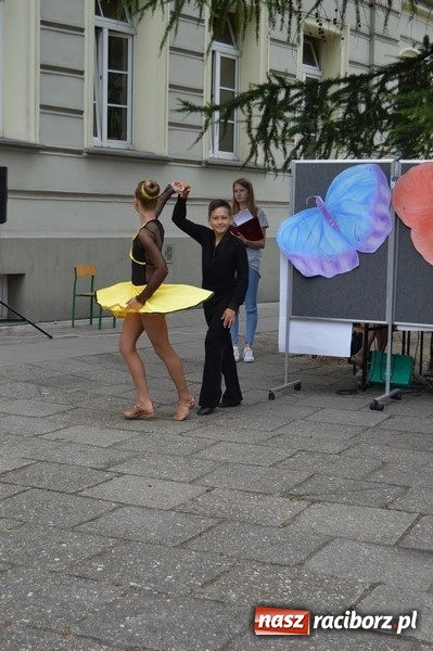 Zdjęcie w galerii na portalu naszraciborz.pl: Piknik rodzinny w SP 4  wiadomości z regionu