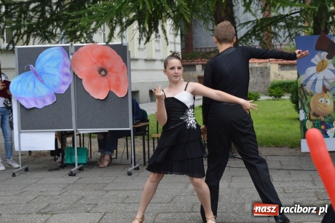 Zdjęcie w galerii na portalu naszraciborz.pl: Piknik rodzinny w SP 4  wiadomości z regionu