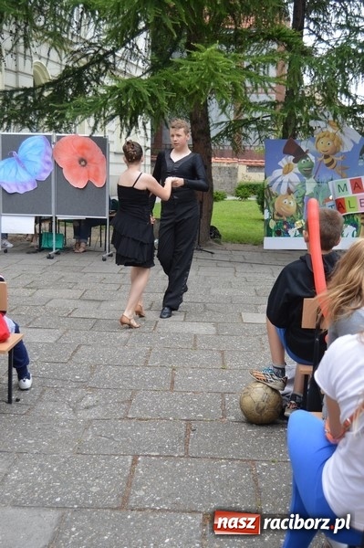 Zdjęcie w galerii na portalu naszraciborz.pl: Piknik rodzinny w SP 4  wiadomości z regionu