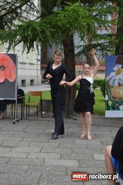 Zdjęcie w galerii na portalu naszraciborz.pl: Piknik rodzinny w SP 4  wiadomości z regionu
