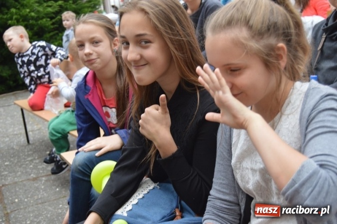 Zdjęcie w galerii na portalu naszraciborz.pl: Piknik rodzinny w SP 4  wiadomości z regionu