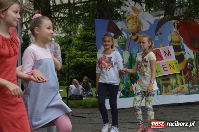 Zdjęcie w galerii na portalu naszraciborz.pl: Piknik rodzinny w SP 4  wiadomości z regionu
