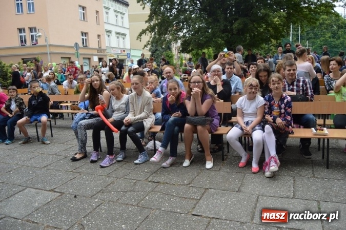 Zdjęcie w galerii na portalu naszraciborz.pl: Piknik rodzinny w SP 4  wiadomości z regionu