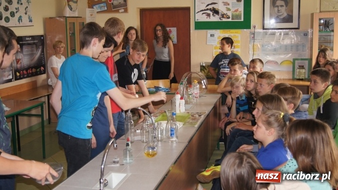 Zdjęcie w galerii na portalu naszraciborz.pl: Festiwal Nauki w Gimnazjum w Pietrowicach Wielkich wiadomości z regionu