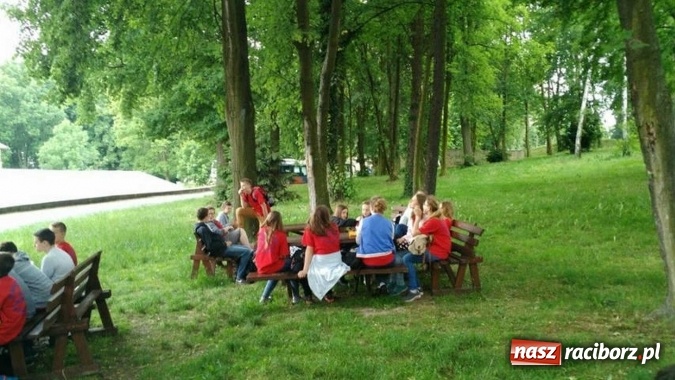 Zdjęcie w galerii na portalu naszraciborz.pl: Gimnazjaliści z Gimnazjum nr 5 na Górze Świętej Anny  wiadomości z regionu