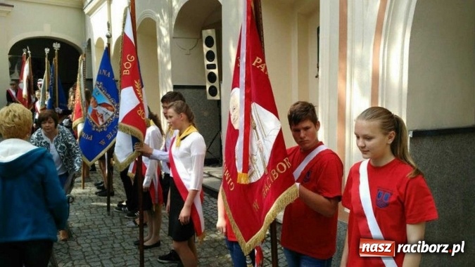 Zdjęcie w galerii na portalu naszraciborz.pl: Gimnazjaliści z Gimnazjum nr 5 na Górze Świętej Anny  wiadomości z regionu