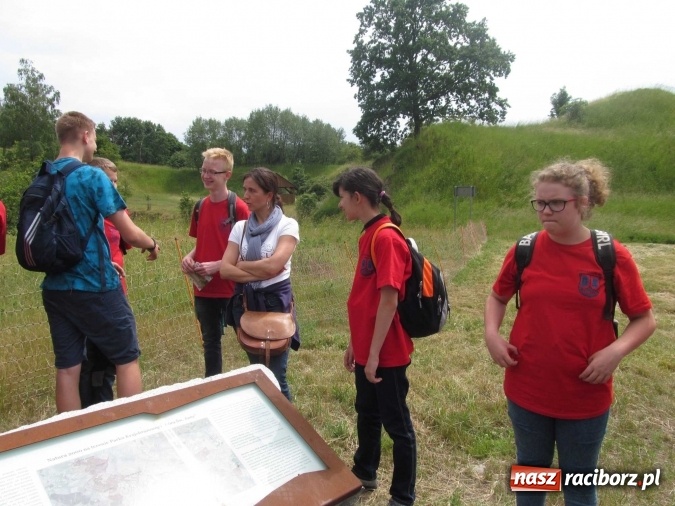 Zdjęcie w galerii na portalu naszraciborz.pl: Gimnazjaliści z Gimnazjum nr 5 na Górze Świętej Anny  wiadomości z regionu