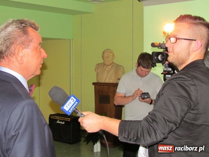 Zdjęcie w galerii na portalu naszraciborz.pl: Premiera nowego filmu realizatorów z RTK wiadomości z regionu