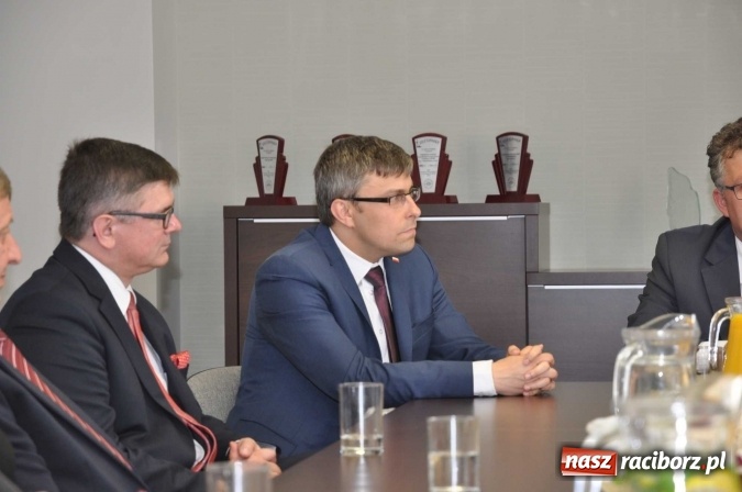 Zdjęcie w galerii na portalu naszraciborz.pl: Wojewoda śląski spotkał się z samorządowcami Krzyżanowic  wiadomości z regionu
