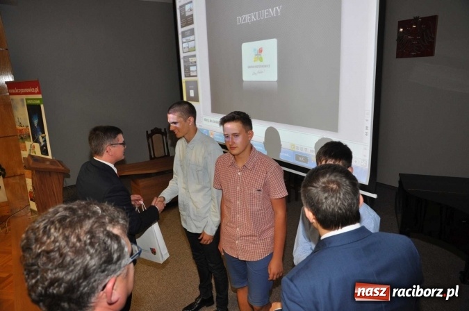 Zdjęcie w galerii na portalu naszraciborz.pl: Wojewoda śląski spotkał się z samorządowcami Krzyżanowic  wiadomości z regionu