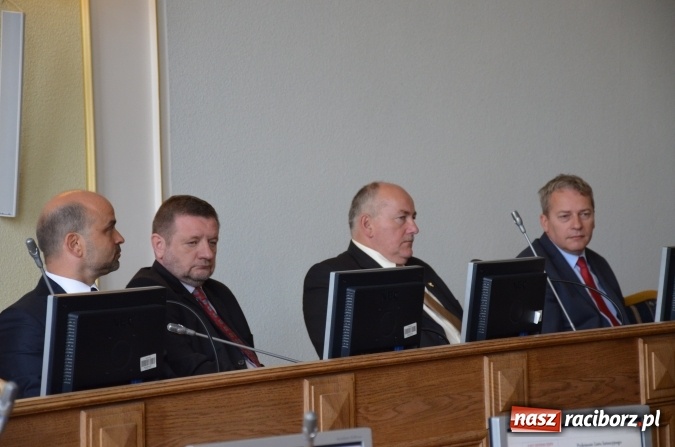 Zdjęcie w galerii na portalu naszraciborz.pl: W Żywcu podpisano porozumienie na rzecz ochrony powietrza wiadomości z regionu