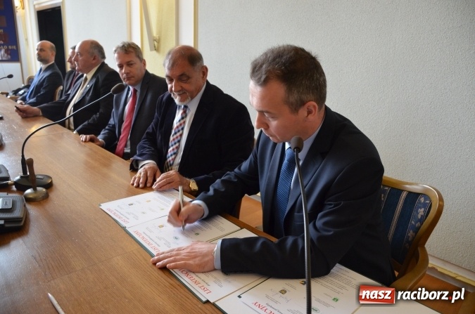 Zdjęcie w galerii na portalu naszraciborz.pl: W Żywcu podpisano porozumienie na rzecz ochrony powietrza wiadomości z regionu