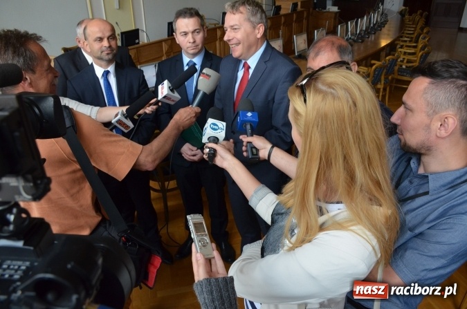 Zdjęcie w galerii na portalu naszraciborz.pl: W Żywcu podpisano porozumienie na rzecz ochrony powietrza wiadomości z regionu