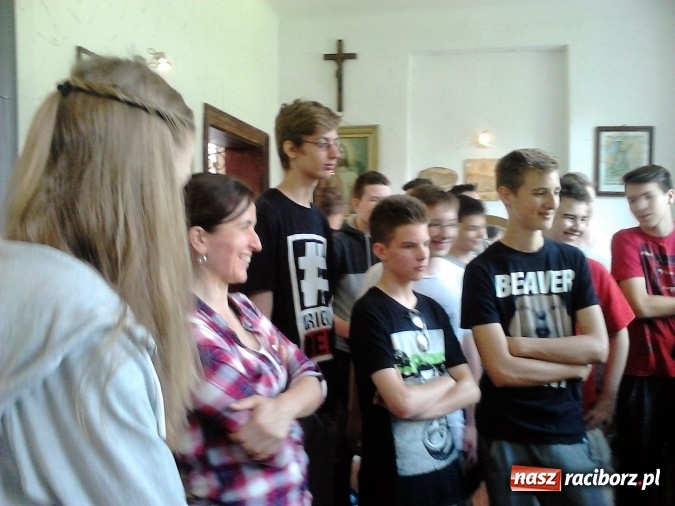 Zdjęcie w galerii na portalu naszraciborz.pl: Uczniowie Gimnazjum nr 5 w Wojnowicach  wiadomości z regionu