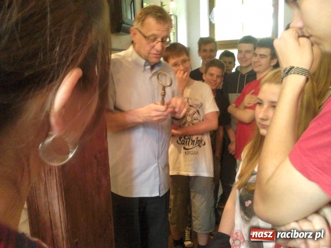 Zdjęcie w galerii na portalu naszraciborz.pl: Uczniowie Gimnazjum nr 5 w Wojnowicach  wiadomości z regionu