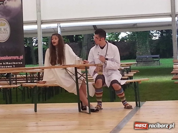 Zdjęcie w galerii na portalu naszraciborz.pl: IRREALIS po raz kolejny ze spektaklem w pałacu w Wojnowicach  wiadomości z regionu