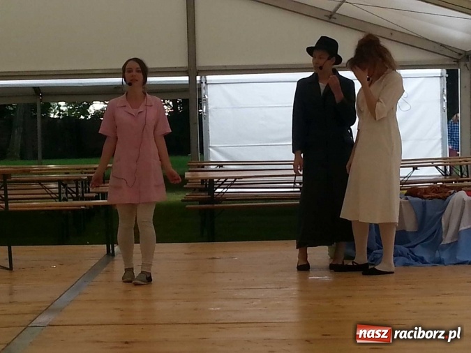 Zdjęcie w galerii na portalu naszraciborz.pl: IRREALIS po raz kolejny ze spektaklem w pałacu w Wojnowicach  wiadomości z regionu