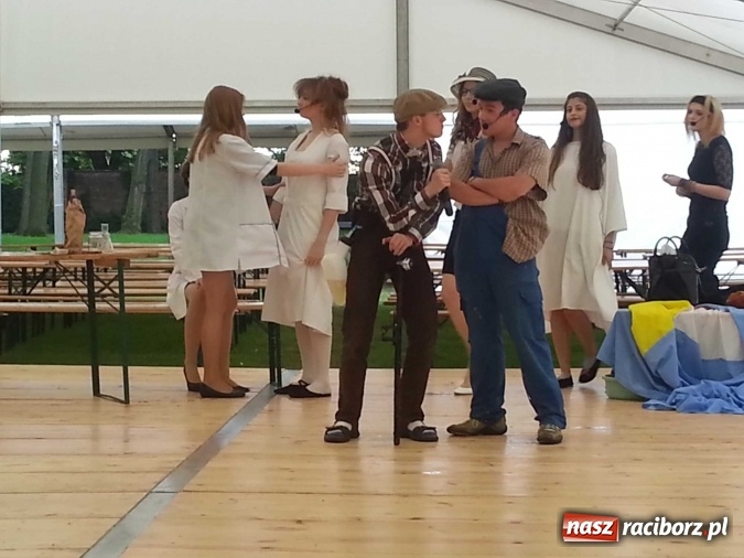 Zdjęcie w galerii na portalu naszraciborz.pl: IRREALIS po raz kolejny ze spektaklem w pałacu w Wojnowicach  wiadomości z regionu