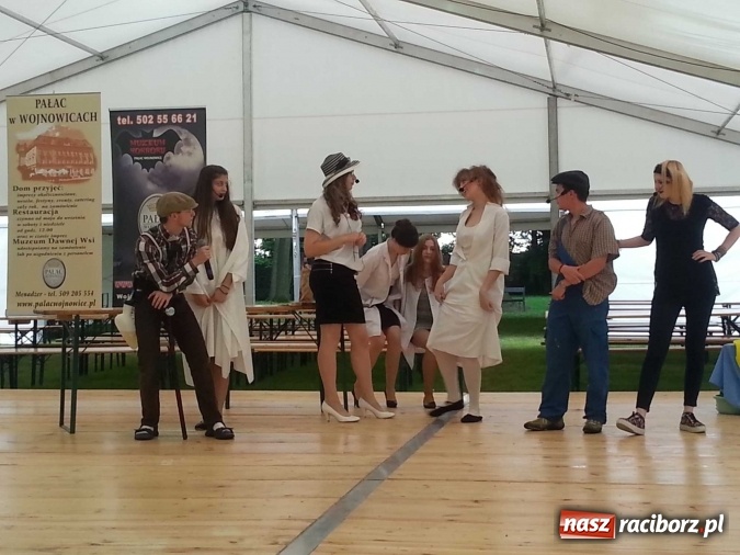 Zdjęcie w galerii na portalu naszraciborz.pl: IRREALIS po raz kolejny ze spektaklem w pałacu w Wojnowicach  wiadomości z regionu