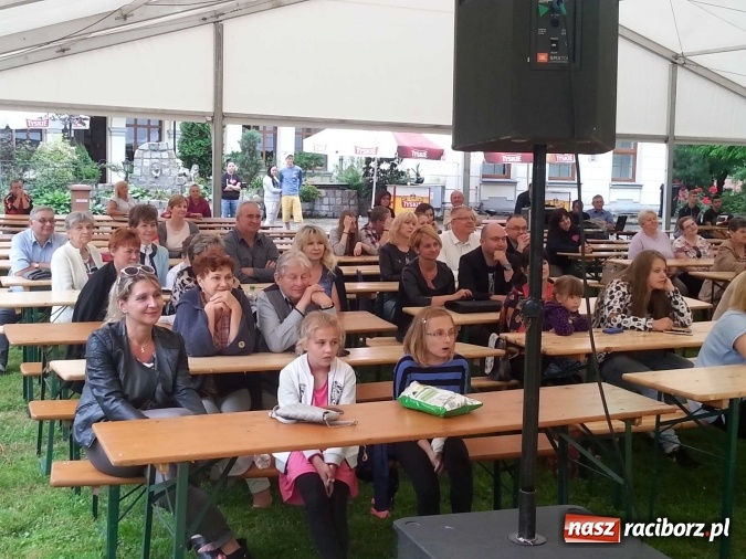 Zdjęcie w galerii na portalu naszraciborz.pl: IRREALIS po raz kolejny ze spektaklem w pałacu w Wojnowicach  wiadomości z regionu