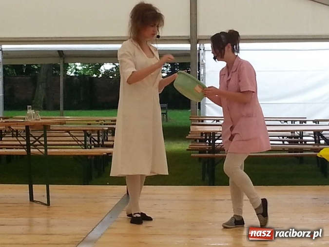 Zdjęcie w galerii na portalu naszraciborz.pl: IRREALIS po raz kolejny ze spektaklem w pałacu w Wojnowicach  wiadomości z regionu