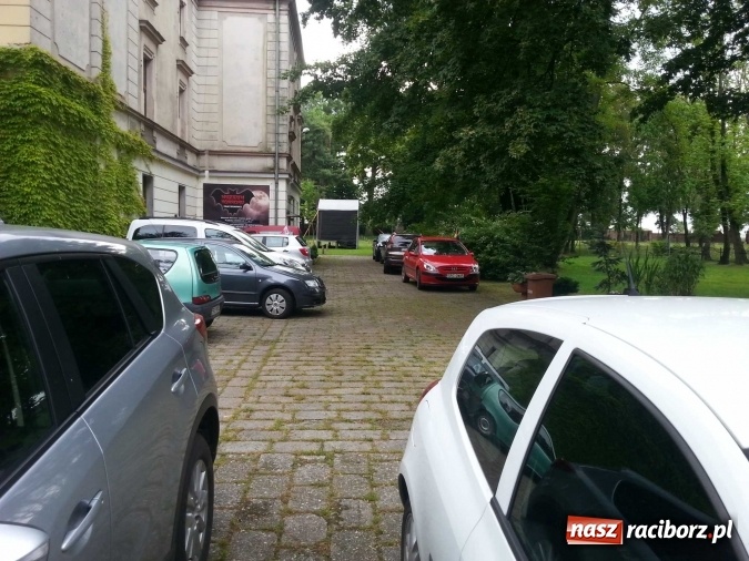 Zdjęcie w galerii na portalu naszraciborz.pl: IRREALIS po raz kolejny ze spektaklem w pałacu w Wojnowicach  wiadomości z regionu