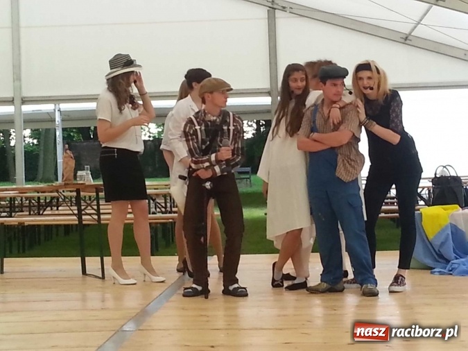 Zdjęcie w galerii na portalu naszraciborz.pl: IRREALIS po raz kolejny ze spektaklem w pałacu w Wojnowicach  wiadomości z regionu