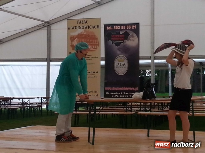 Zdjęcie w galerii na portalu naszraciborz.pl: IRREALIS po raz kolejny ze spektaklem w pałacu w Wojnowicach  wiadomości z regionu