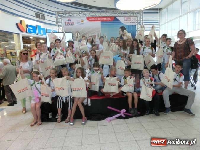 Zdjęcie w galerii na portalu naszraciborz.pl: SP 1 z Ostroga znów zgarnia nagrody  wiadomości z regionu