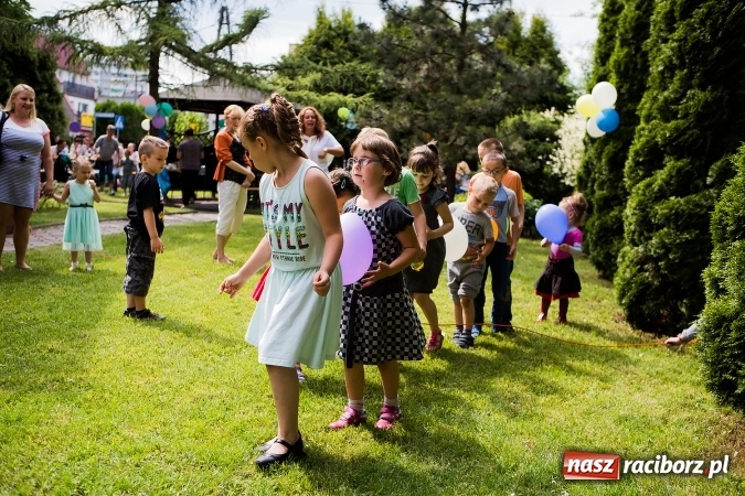 Zdjęcie w galerii na portalu naszraciborz.pl: Piknik rodzinny uczestników projektu Drugiemu Człowiekowi wiadomości z regionu