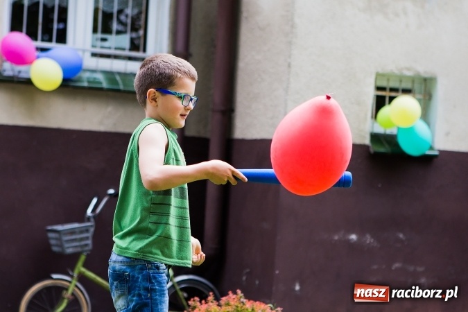 Zdjęcie w galerii na portalu naszraciborz.pl: Piknik rodzinny uczestników projektu Drugiemu Człowiekowi wiadomości z regionu