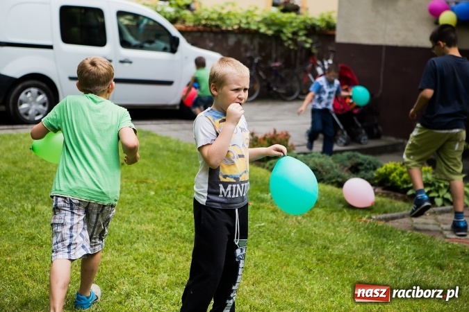 Zdjęcie w galerii na portalu naszraciborz.pl: Piknik rodzinny uczestników projektu Drugiemu Człowiekowi wiadomości z regionu